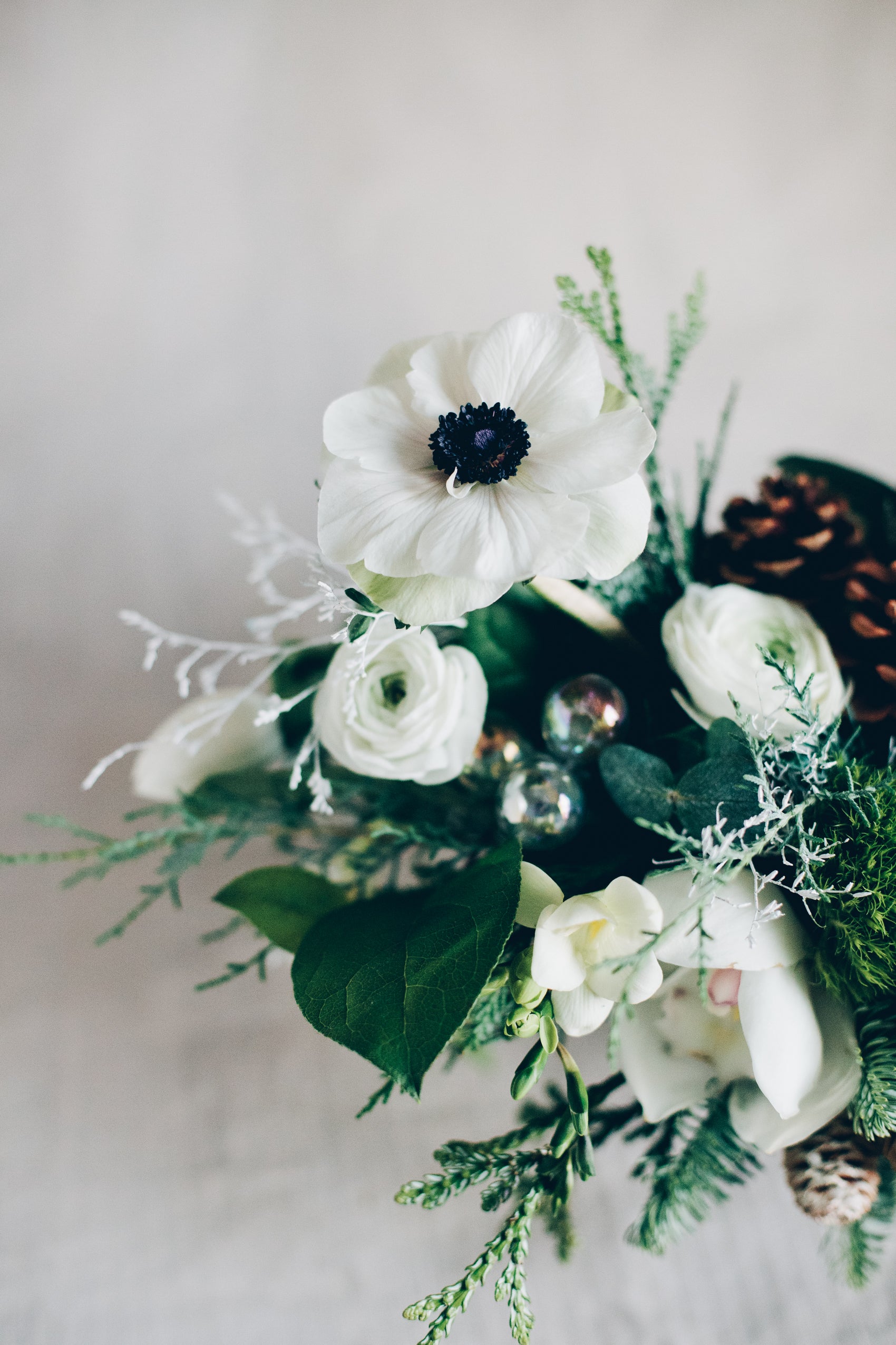 "Vintage Christmas" Holiday Arrangement