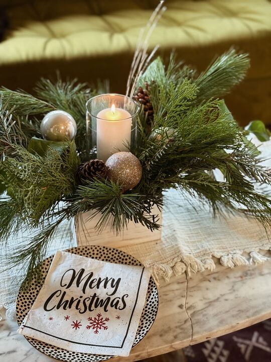 "Vintage Christmas" Holiday Arrangement