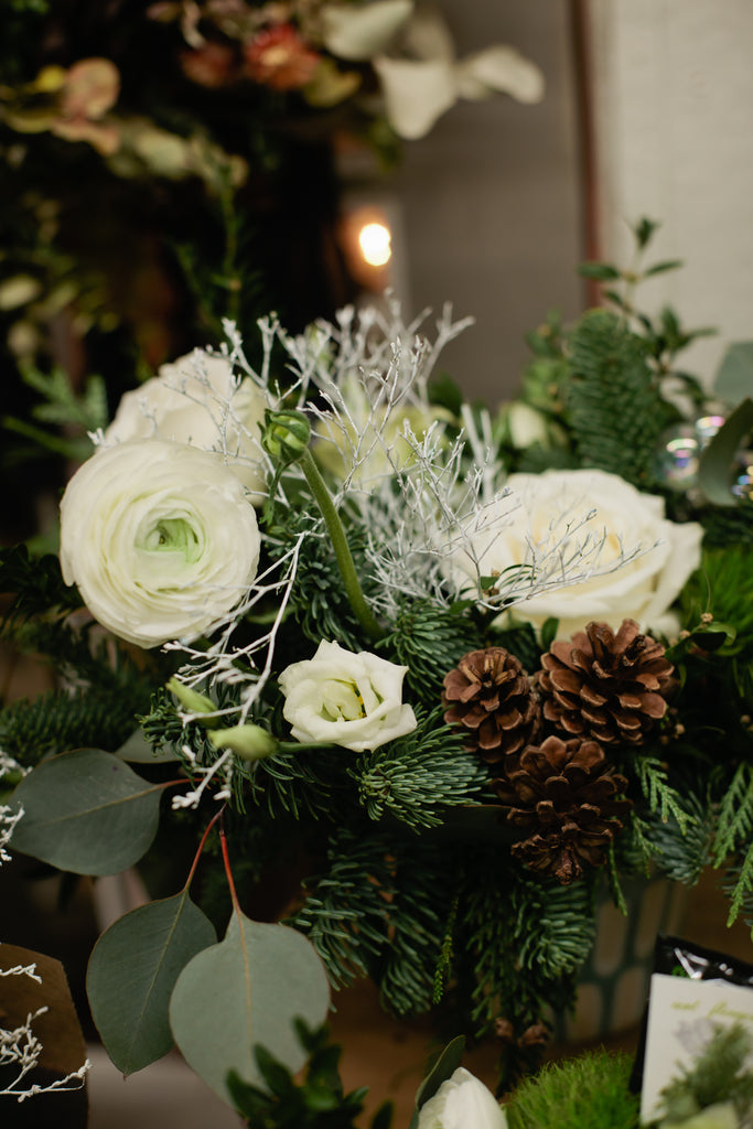 "Vintage Christmas" Holiday Arrangement